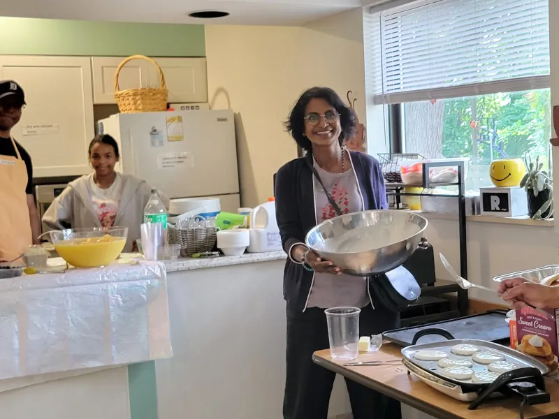 Mother's Kitchen volunteers