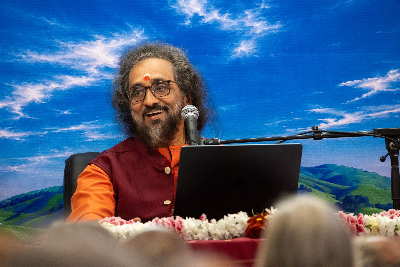 Glimpses of Grace: Swamiji in Phoenix & San Ramon
