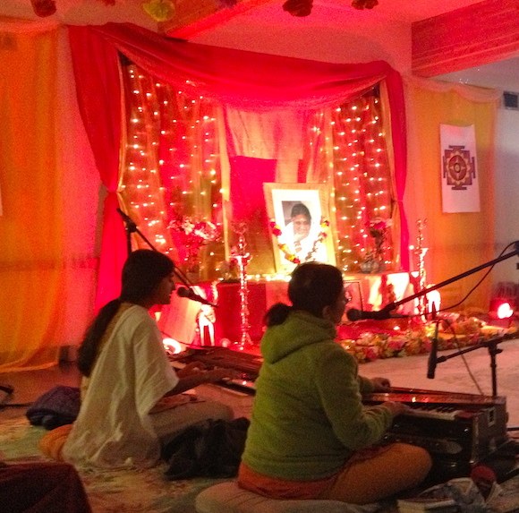 Devotees singing bhajans at the 2014 Pacific Northwest retreat