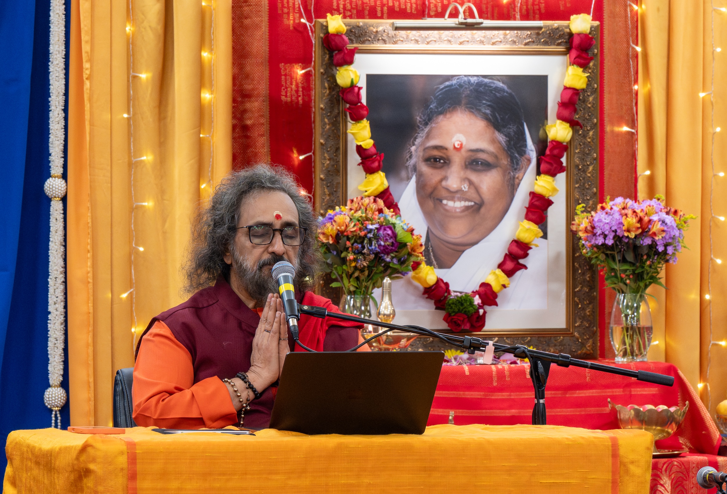 Swami Amritaswarupananda Puri at the Seattle weekend retreat