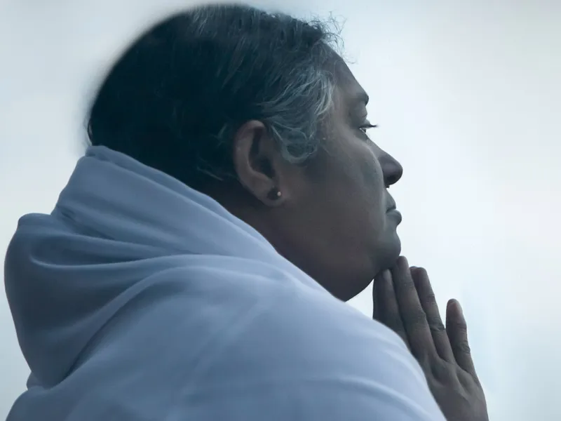 Amma portrait praying