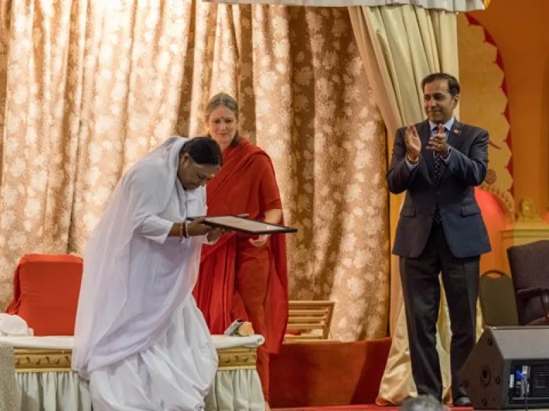 Congressman Honors Amma