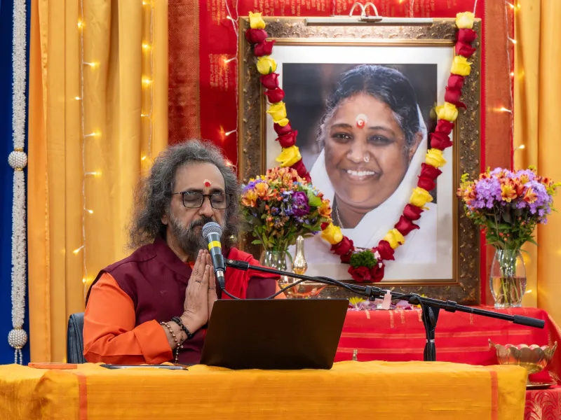 Swami Amritaswarupananda Puri at the Seattle weekend retreat