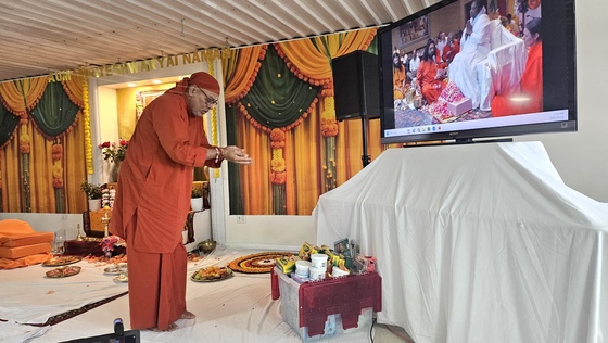 Dayamrita Swamiji blessing donations collected by AYUDH TO
