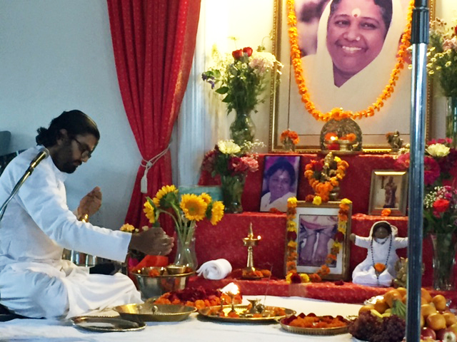 Br Ramanand performing the Guru Paduka Puja